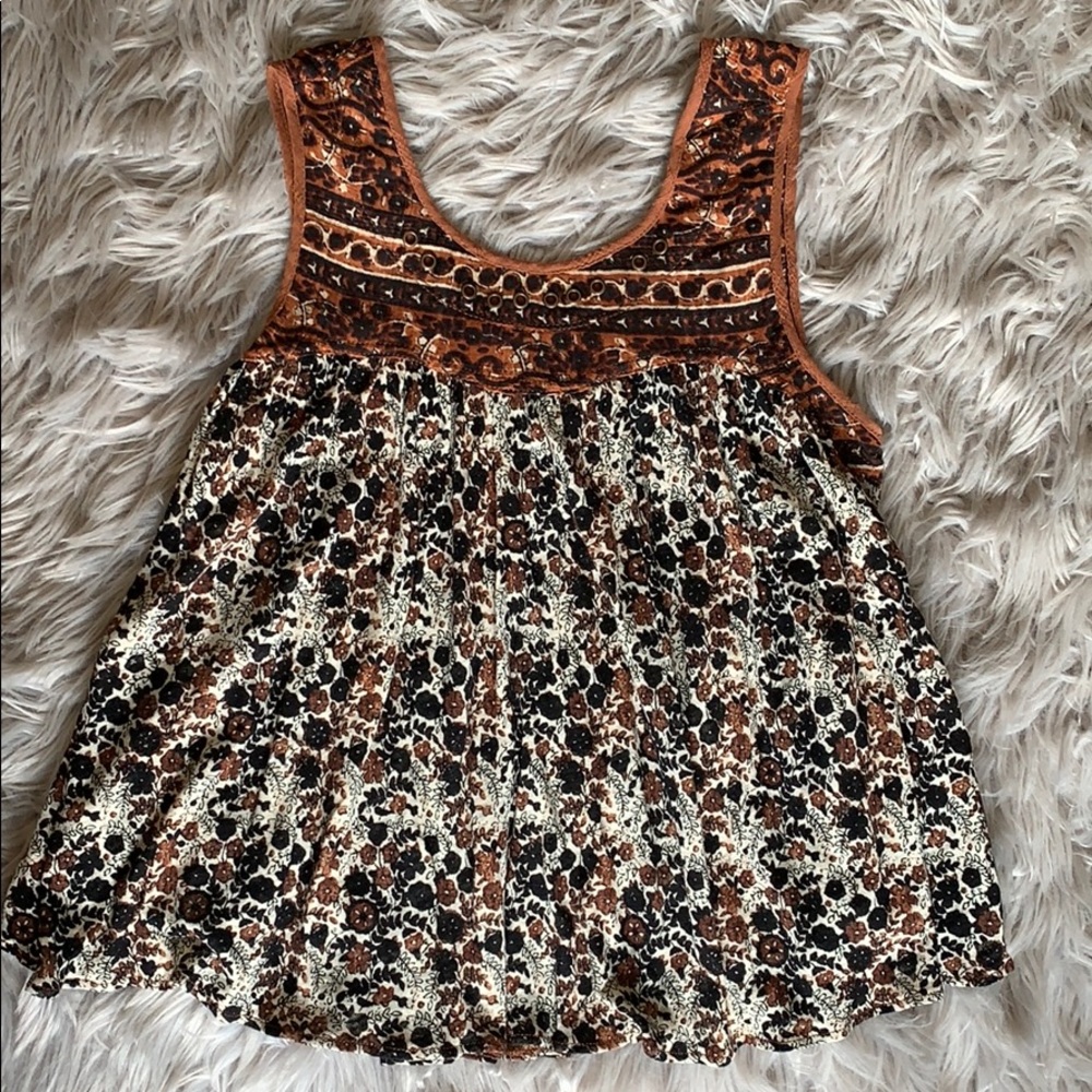 black and brown floral flowy top
